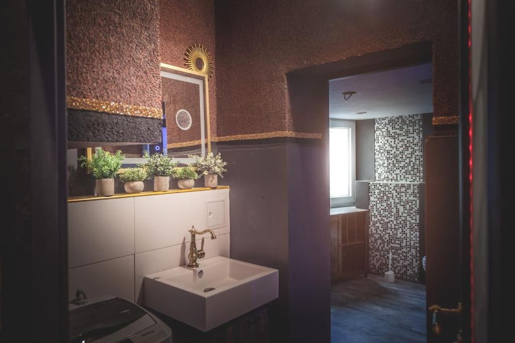 Einzigartige Ferienwohnung Bunt Wie Berlim Exterior foto